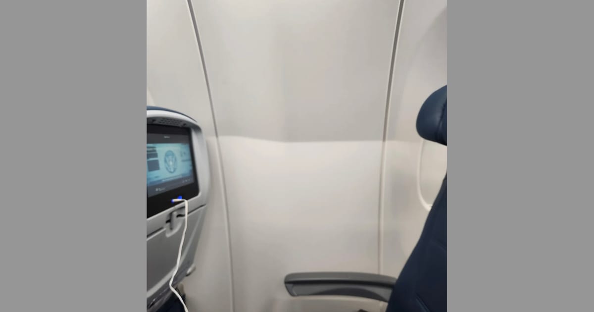 Delta and United Get Sued for Selling Windowless ‘Window… Delta and United Get Sued for Selling Windowless ‘Window…