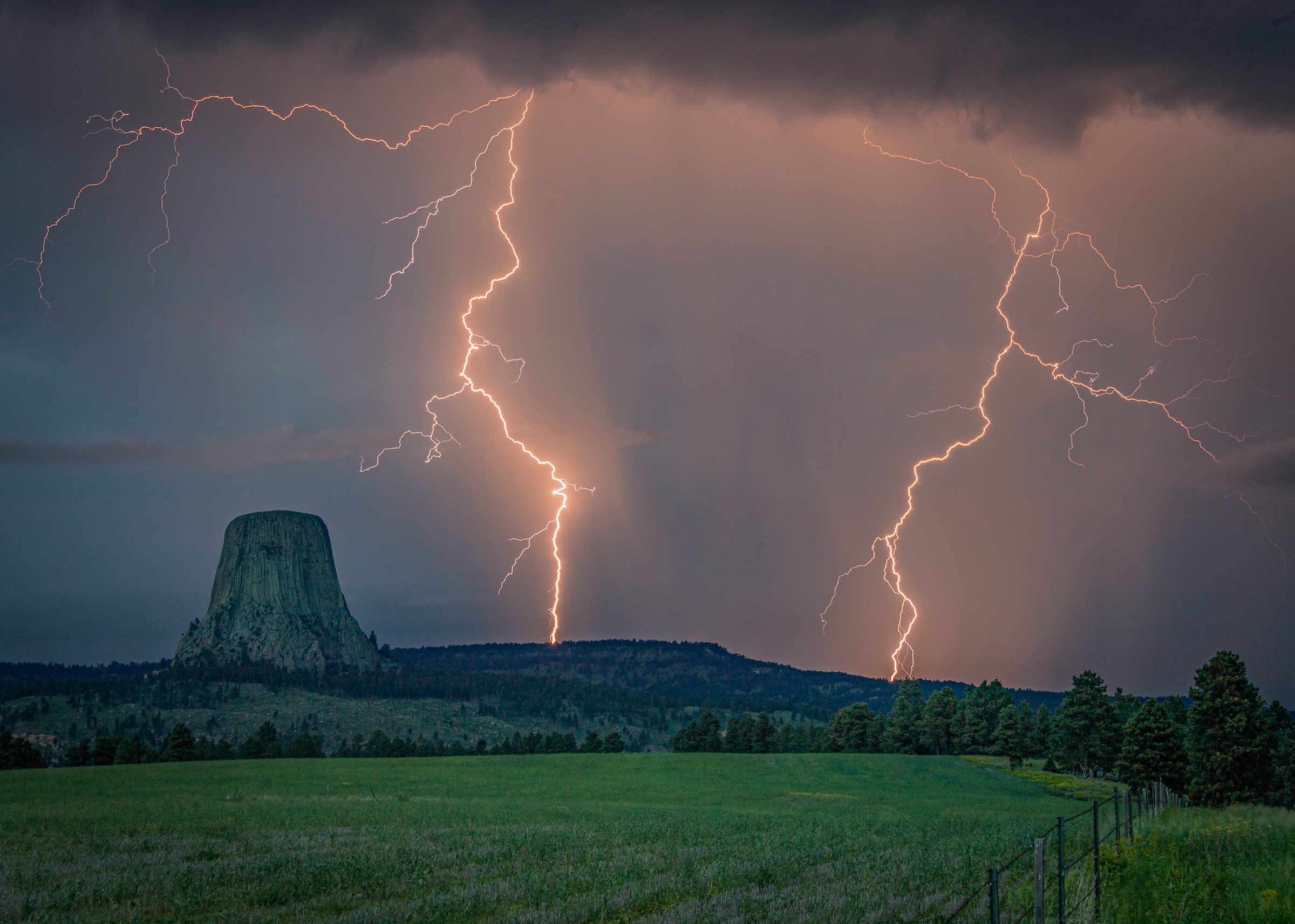 Devils Tower lightning