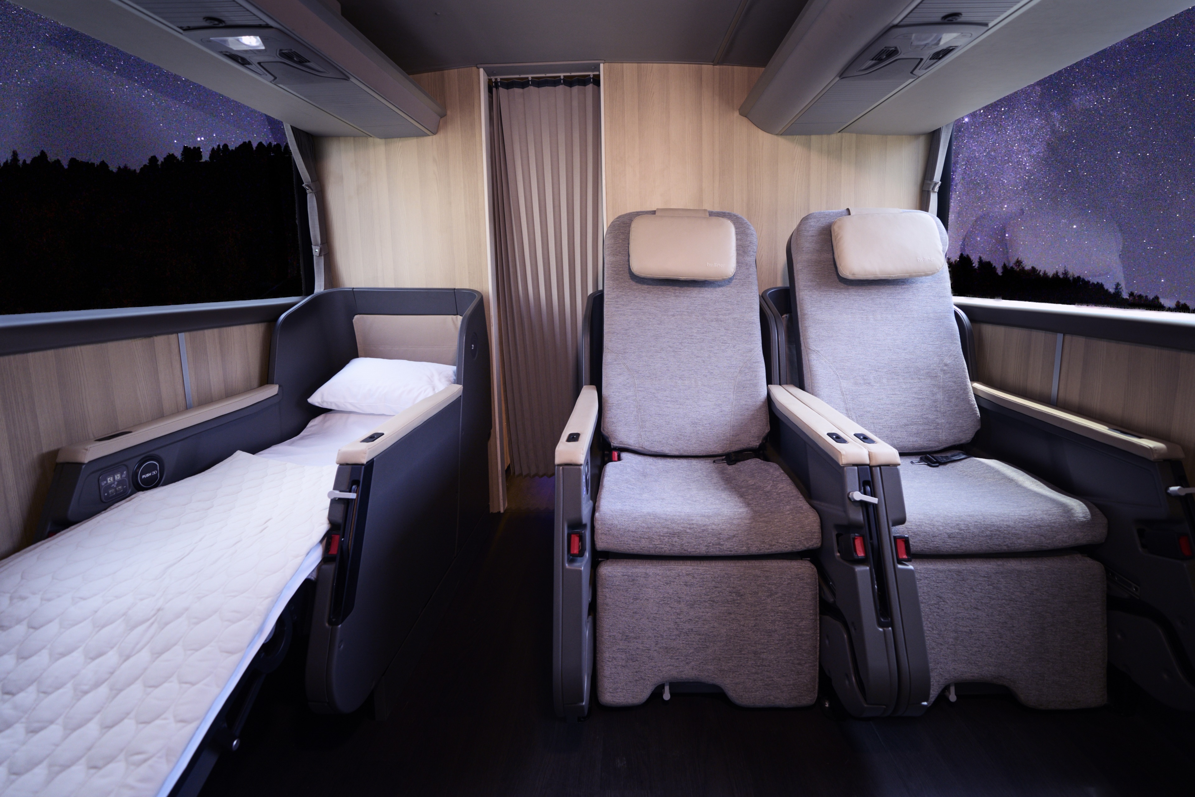 Twiliner lie flat seat