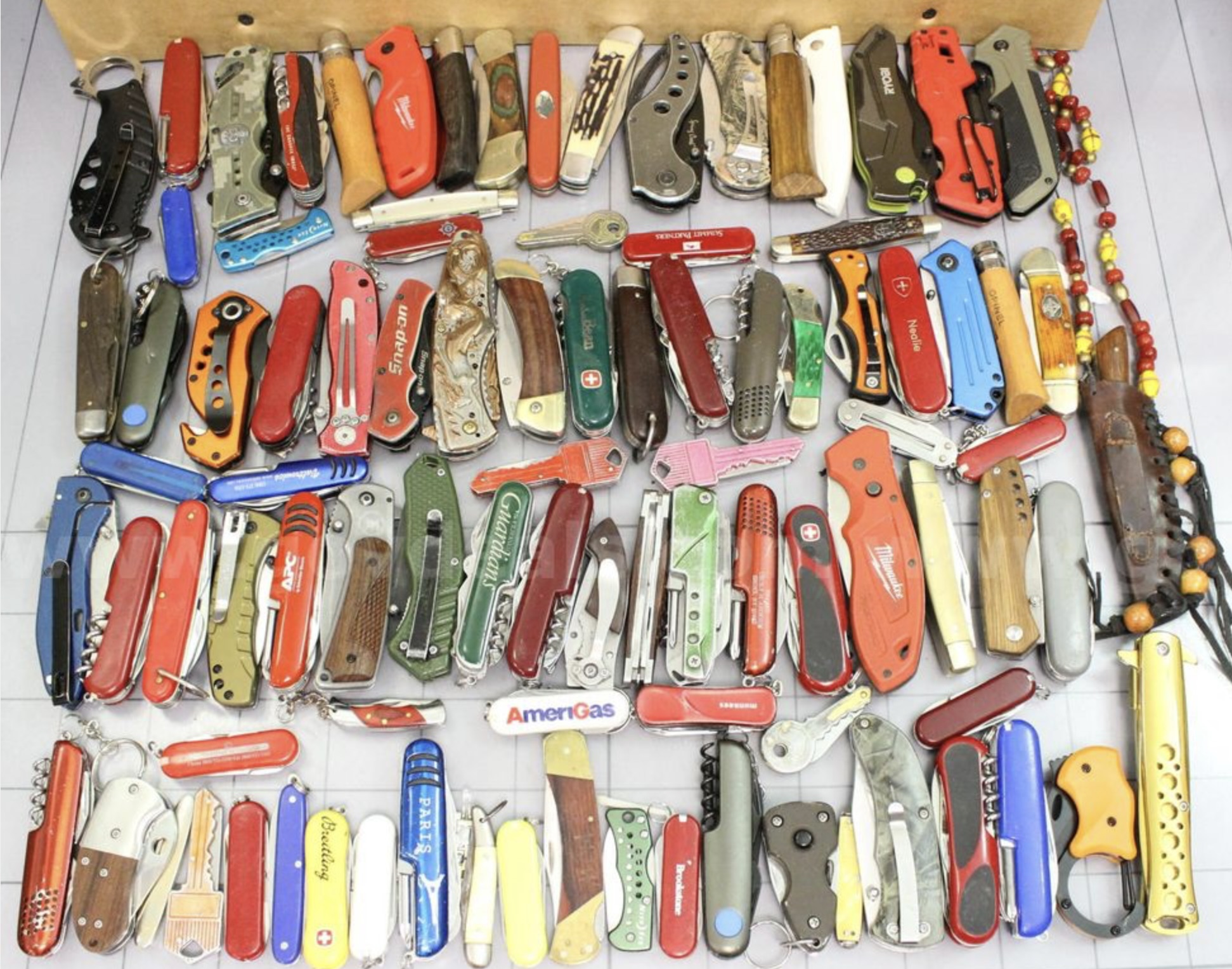 Gov Deals knives