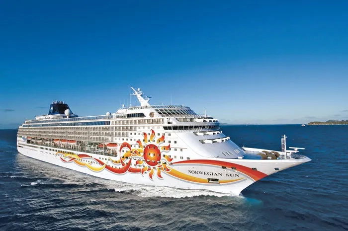 Norwegian Sun cruise ship at sea
