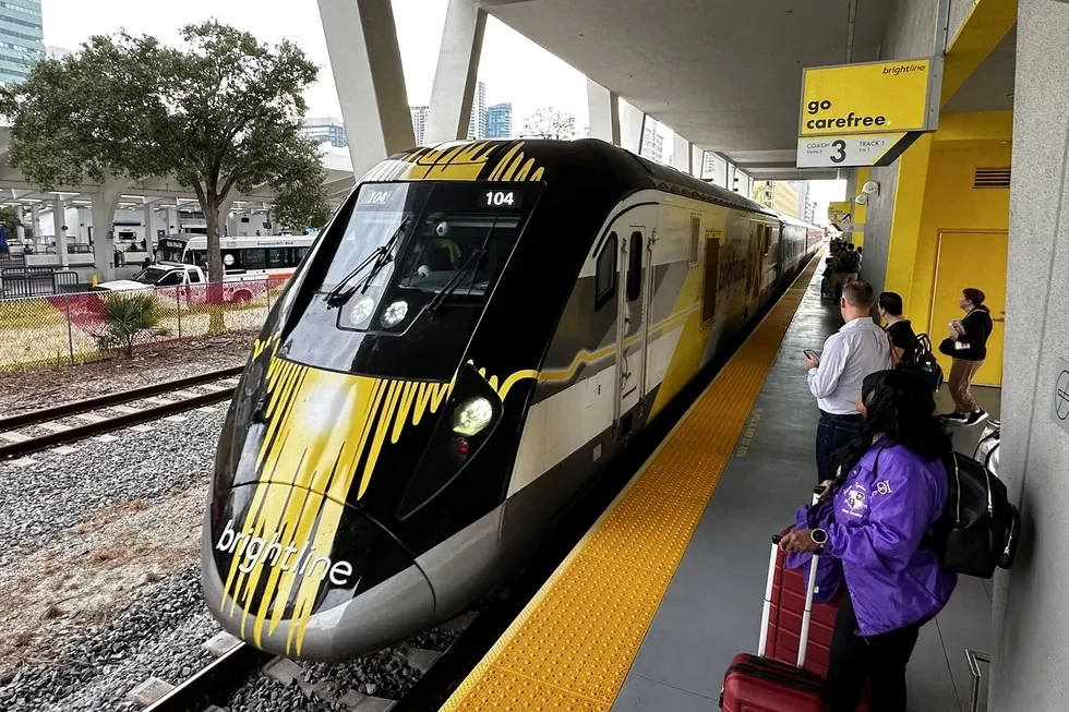 871815