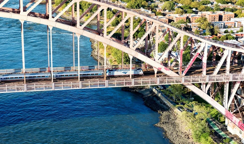 Amtrak, Hell's Gate Bridge, New York