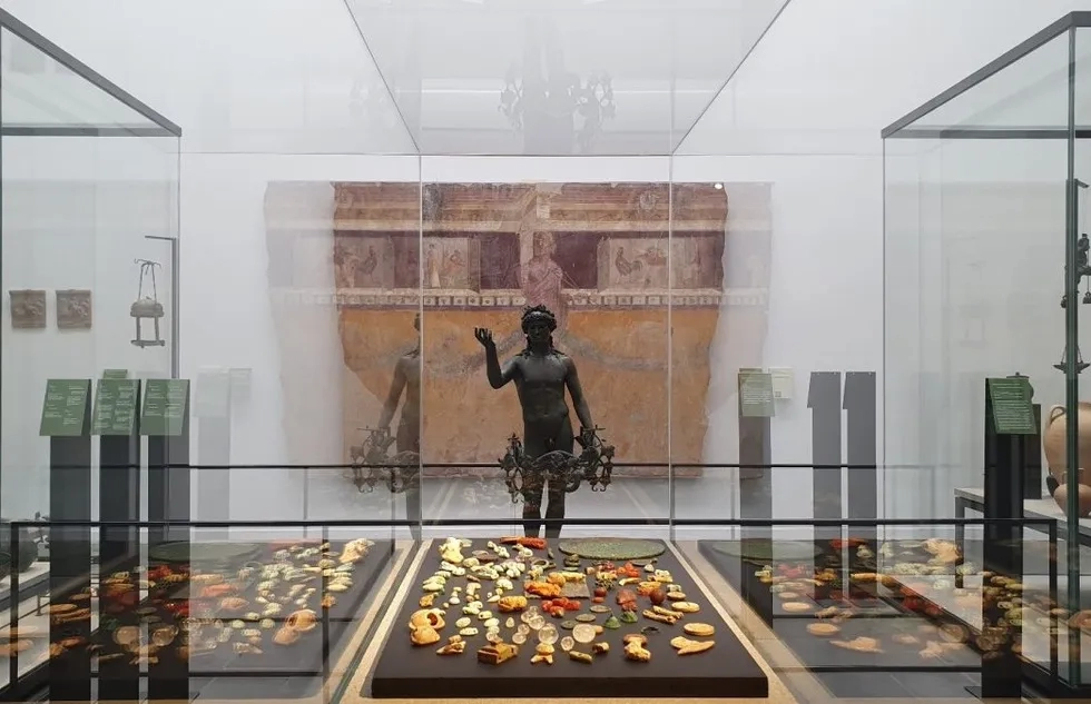 The Antiquarium of Pompeii display case with artifacts