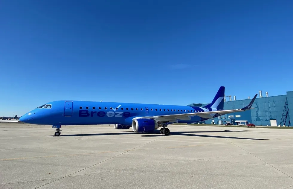 Breeze Airways plane