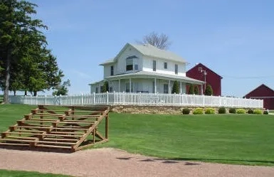 The Iowa farmhouse that appears in the 1989 movie "Field of Dreams"