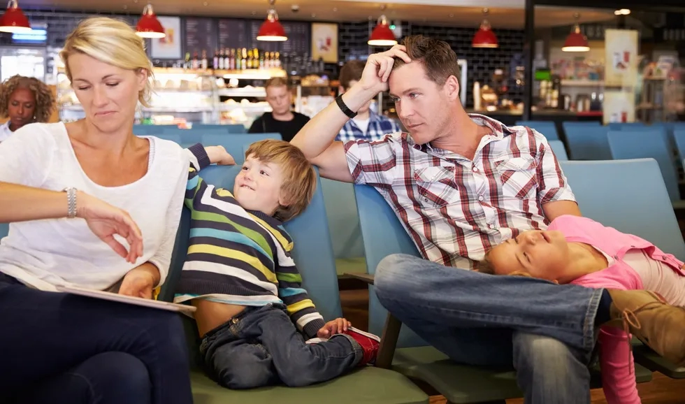 Family travel, Airport