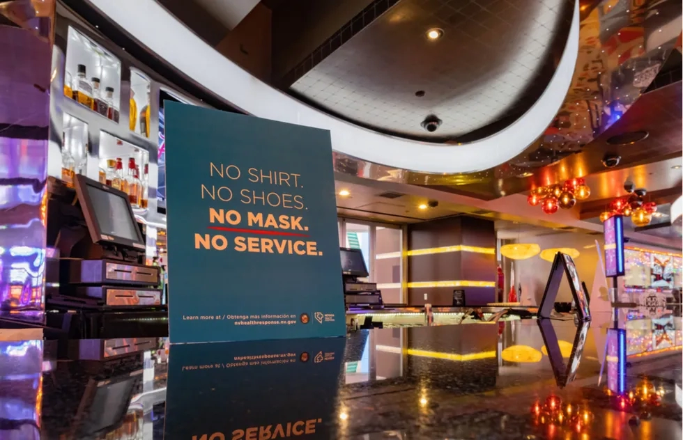Sign warning visitors to mask up at the Golden Nugget Las Vegas Hotel & Casino