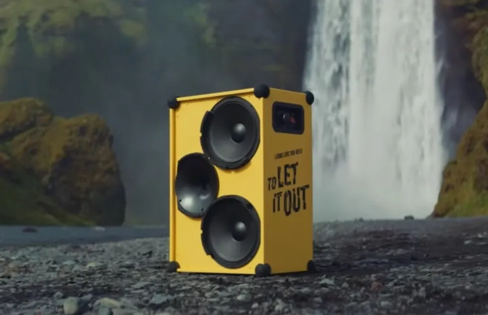 Let It Out speaker for broadcasting screams in Iceland