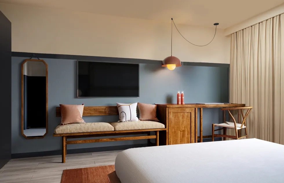 Kayak Miami Beach hotel guest room