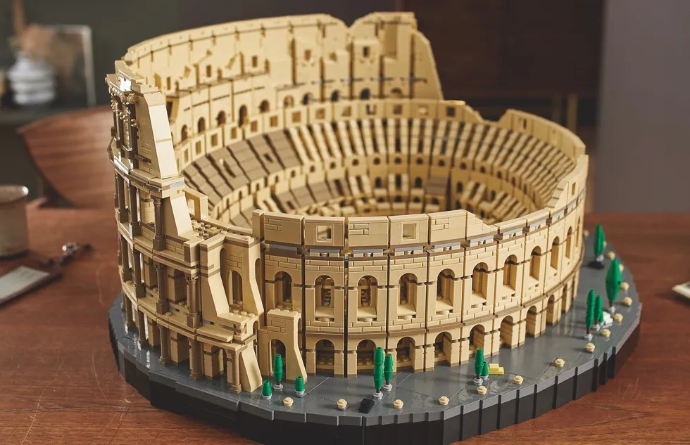 Frommers | Lego's Epic Colosseum Set Is Company's Largest Ever