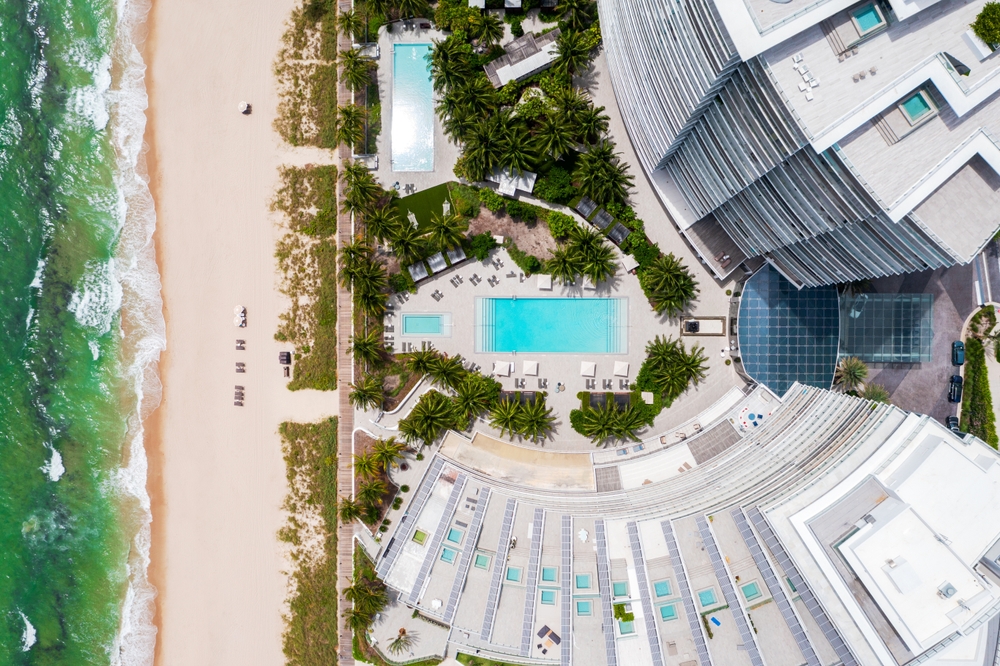 An aerial view of a hotel in Miami