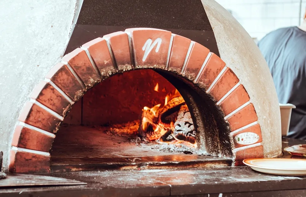 Brick oven for pizza