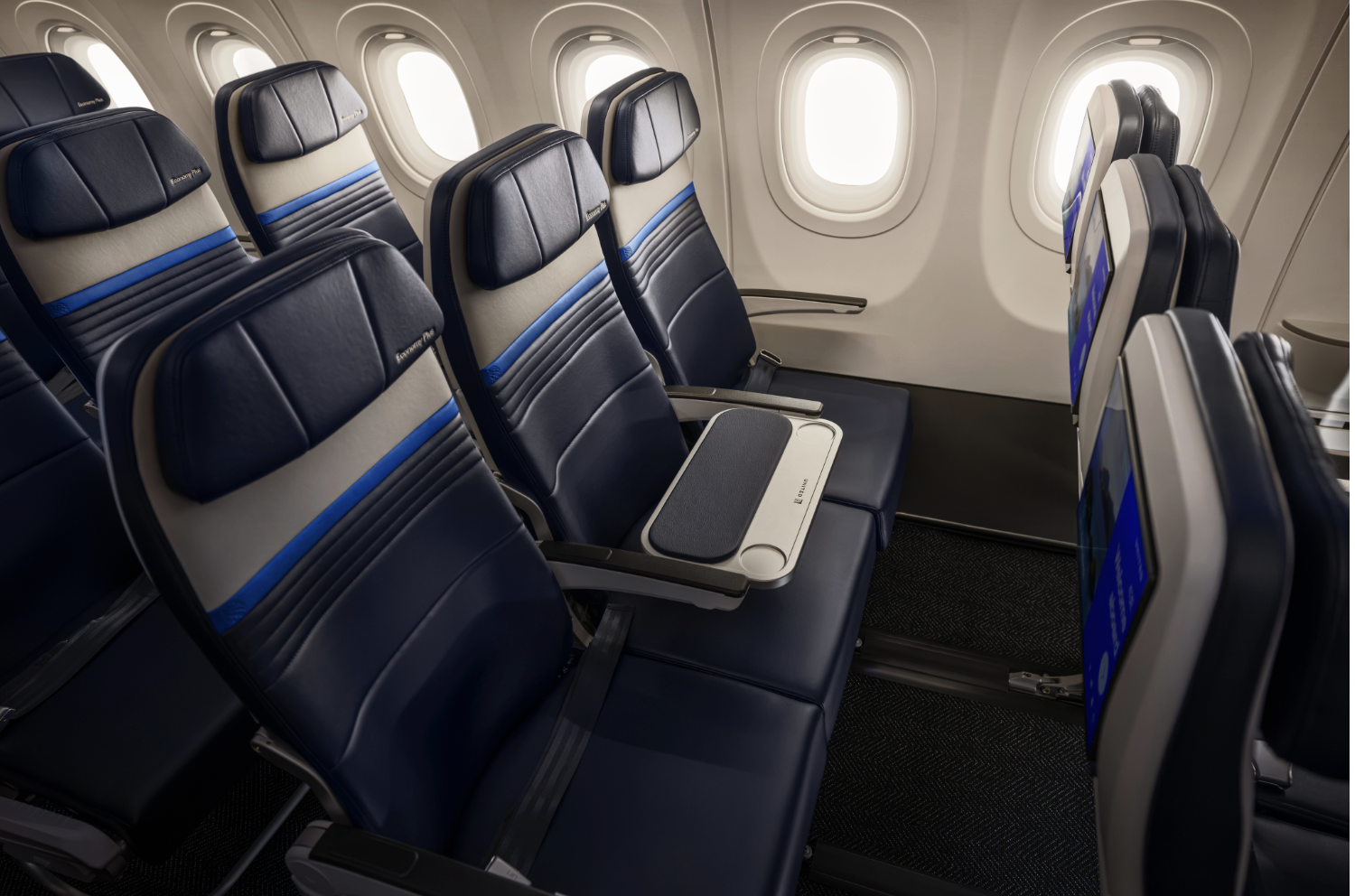 United Airlines blocked middle seat