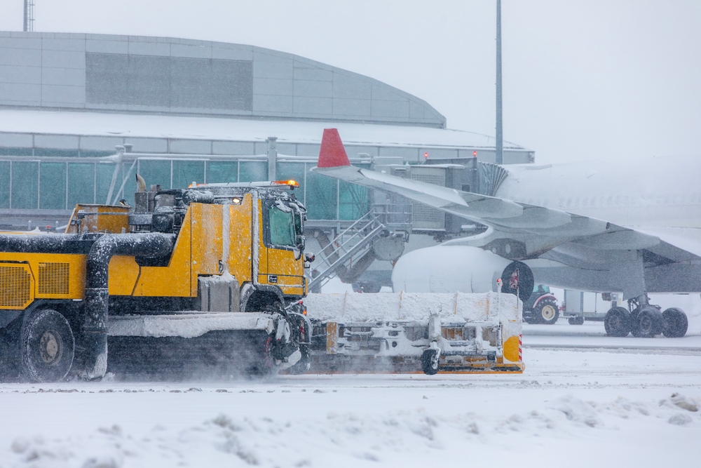 Snow plough, Airport