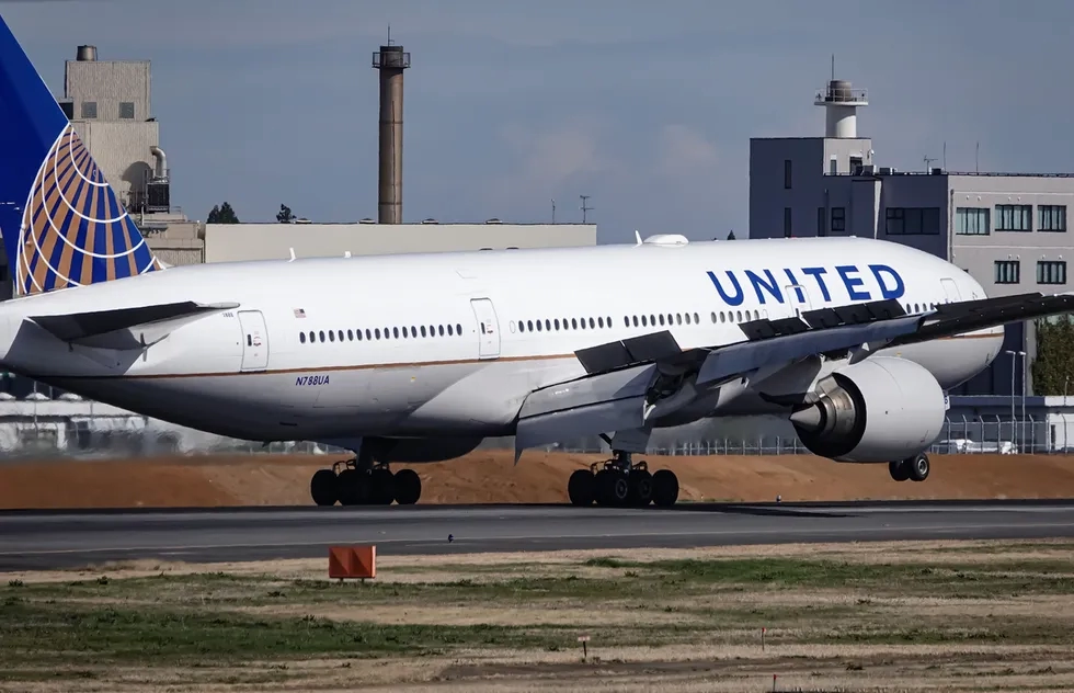 United Airlines, Airbus Boeing 777