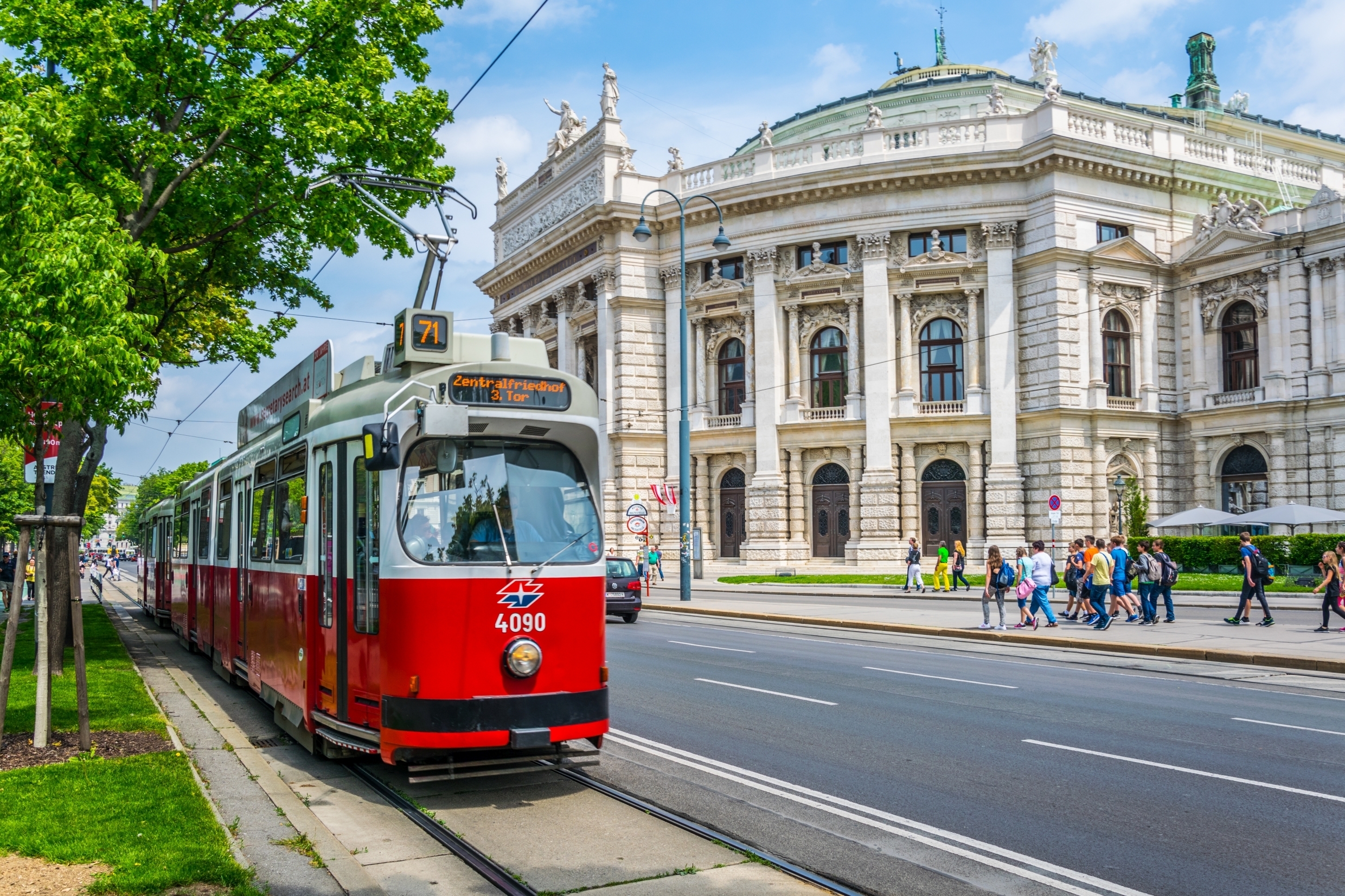 Vienna Ringstrasse public transportation
