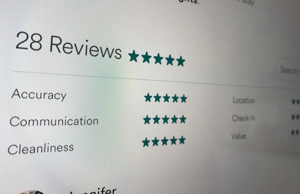 Airbnb listing review stars