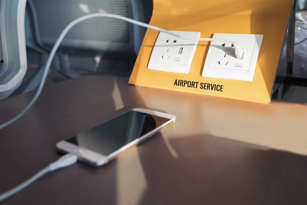 usb smartphone charger at airport