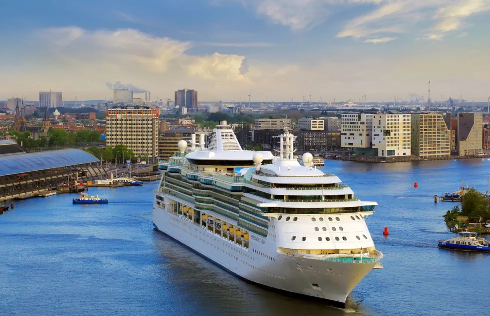 cruise ship in central Amsterdam, 2015