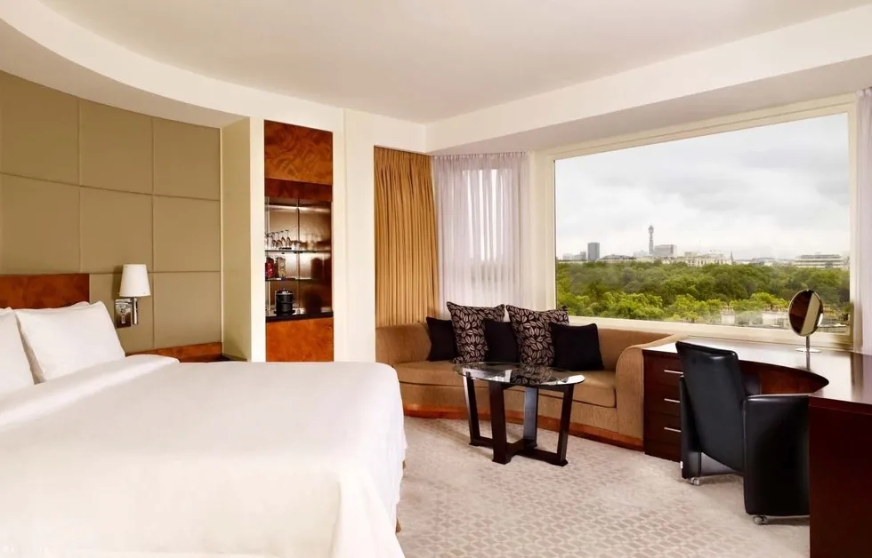 Executive room, Park Tower Knightsbridge, London