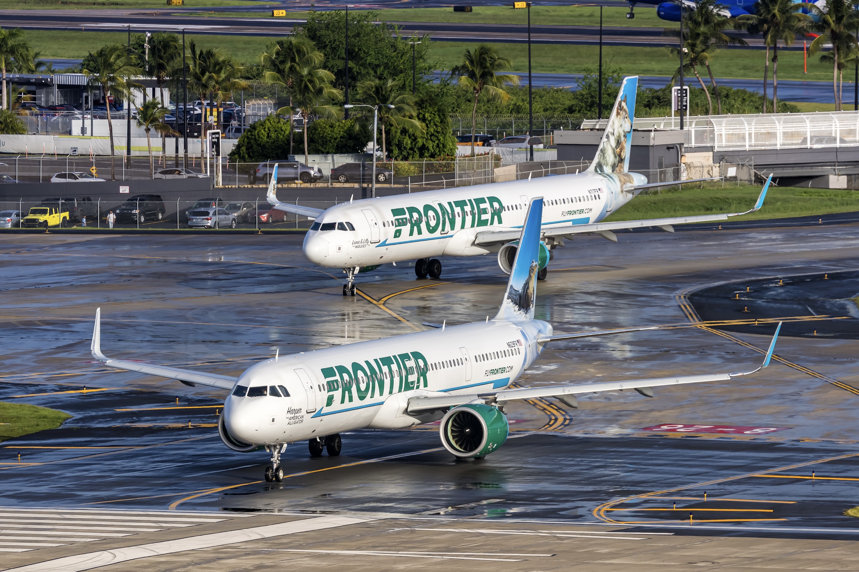 Frontier airline jets