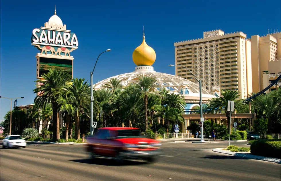 Sahara Las Vegas and dome from Strip (as it looked in 2005; it has changed)