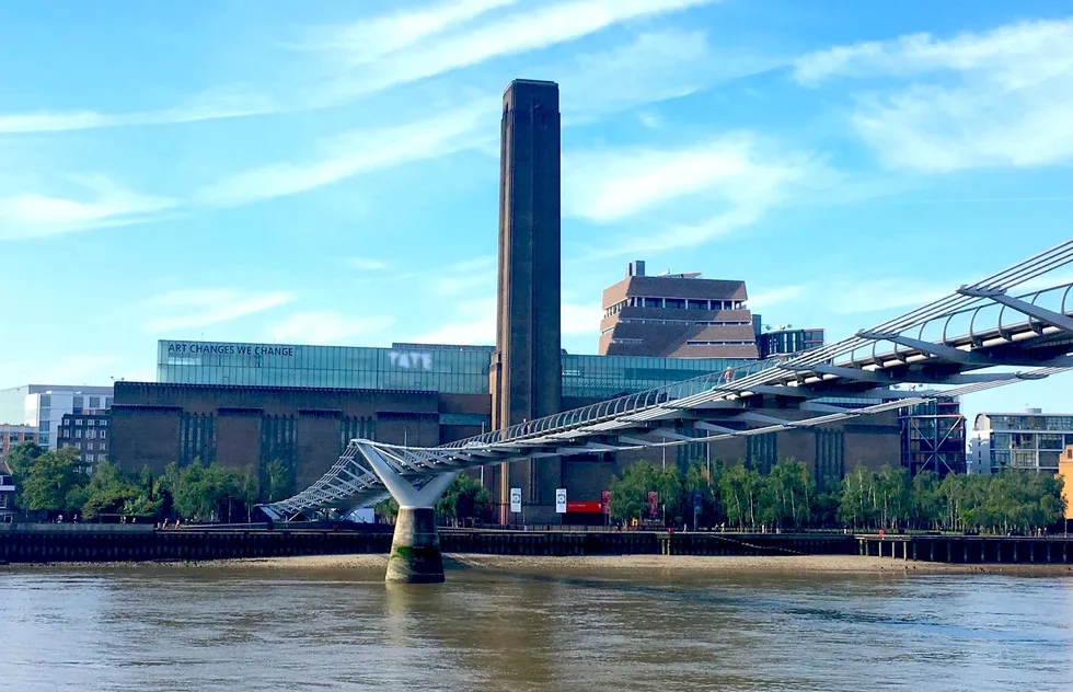 Tate Modern with Millennium Bridge 2016