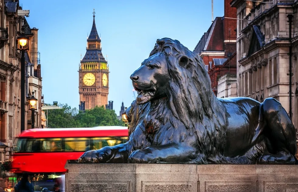 Trafalgar square lion london
