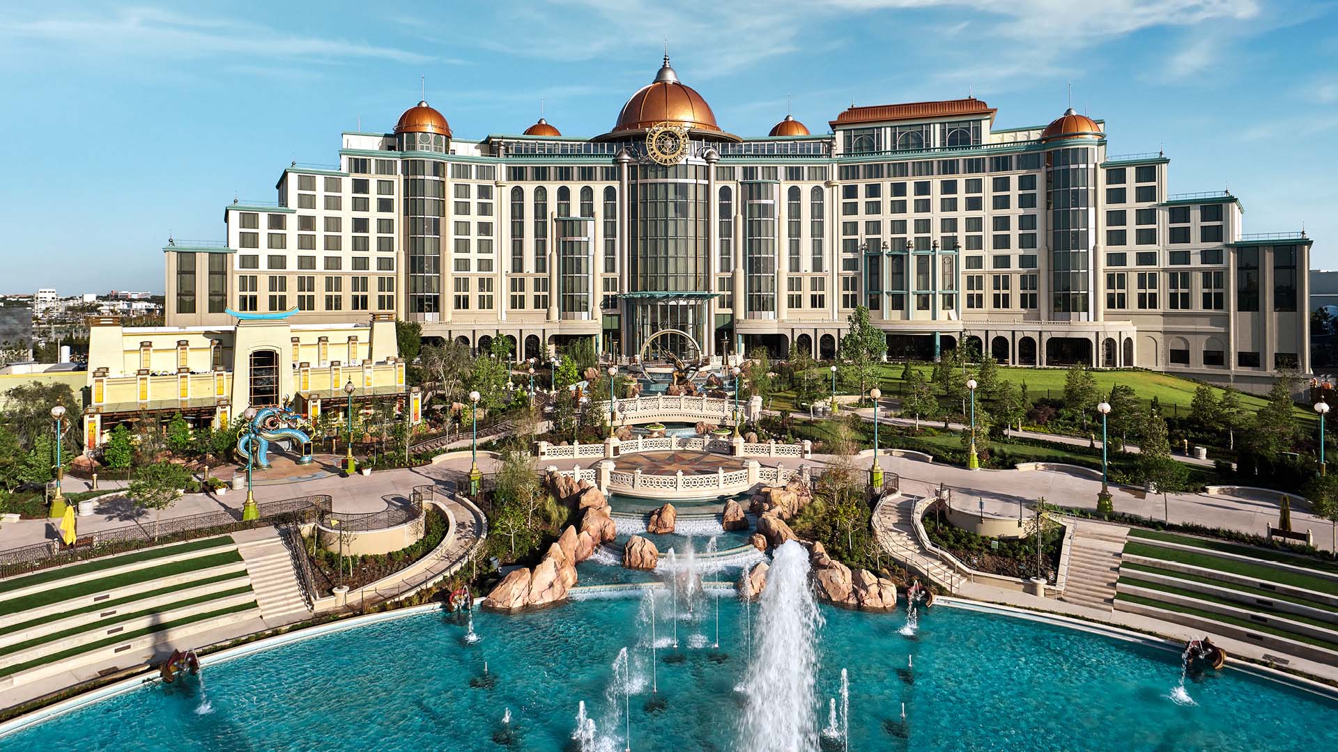 Universal Helios Grand Hotel exterior