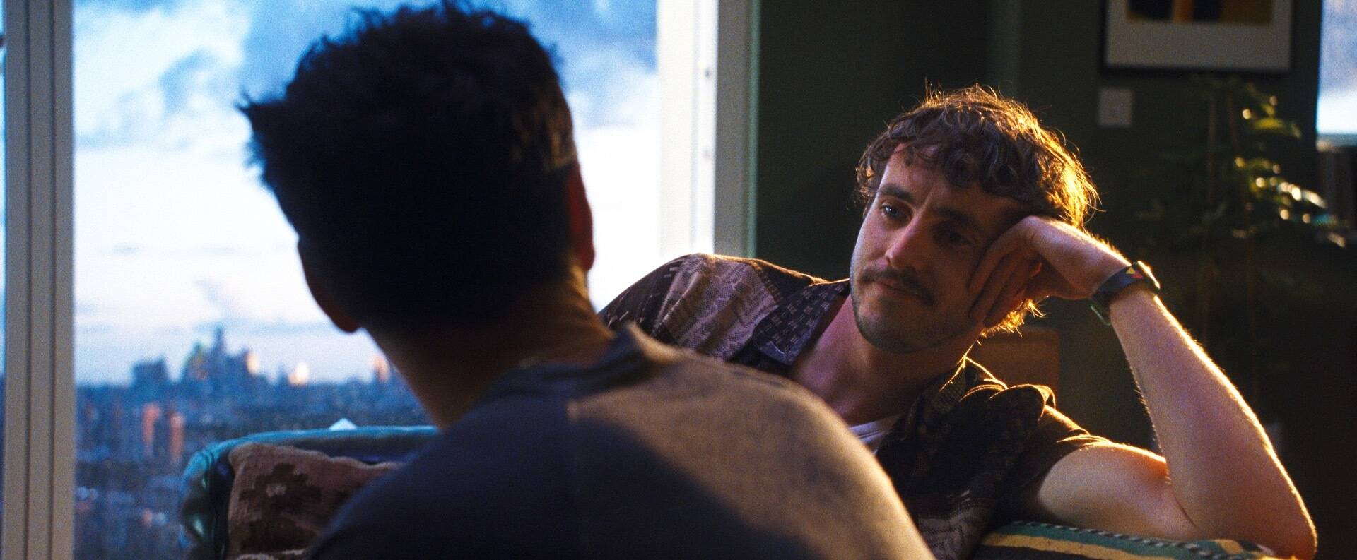 065 Strangers R1 230721 JS G2 71751 00 23 52 08 Still019