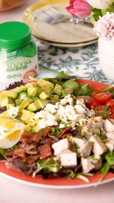 03 FINAL Truvia Lemon Poppyseed Cobb Salad US Still3