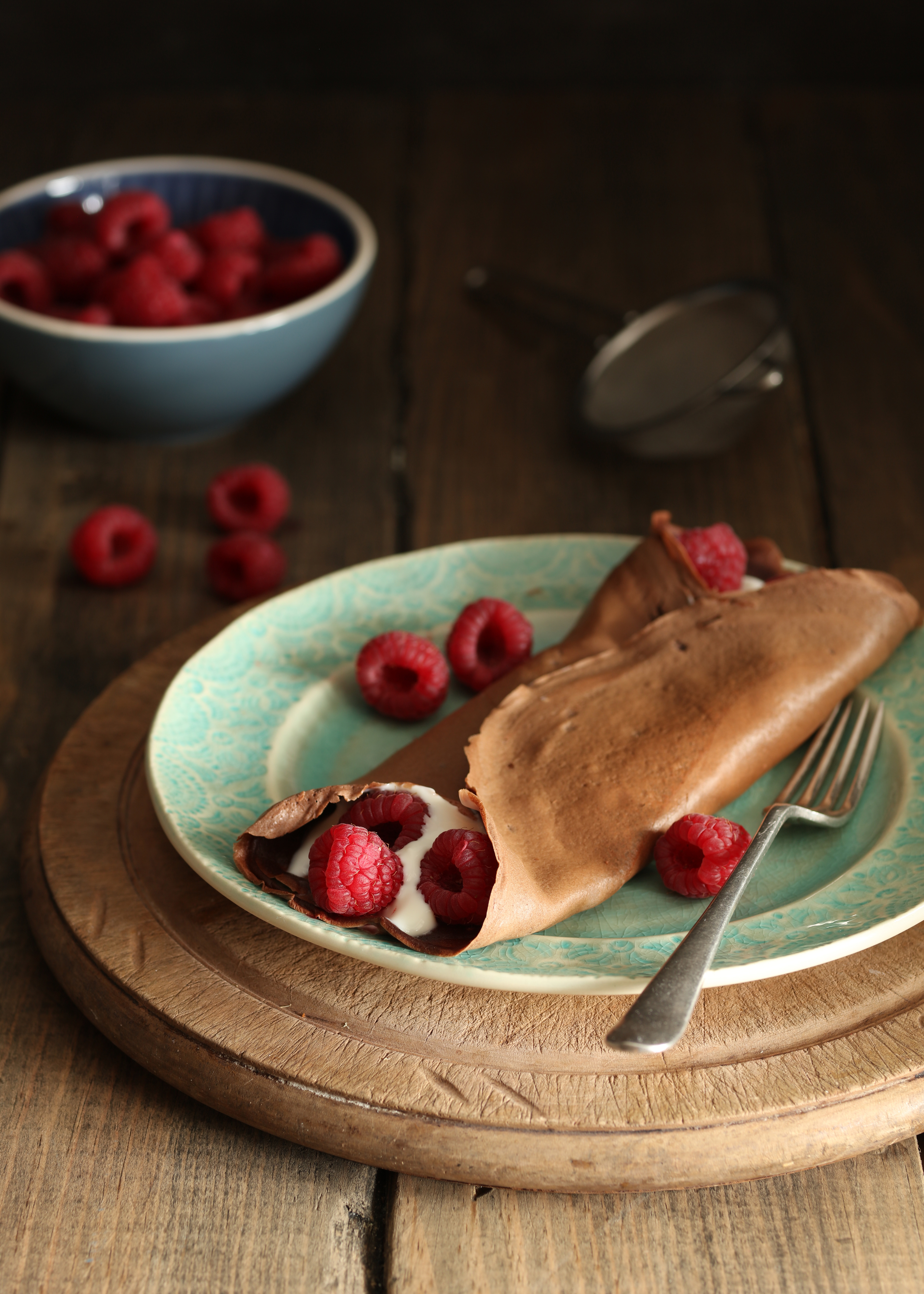 Chocolate Crepes with Greek Yoghurt and Raspberries | Truvía®