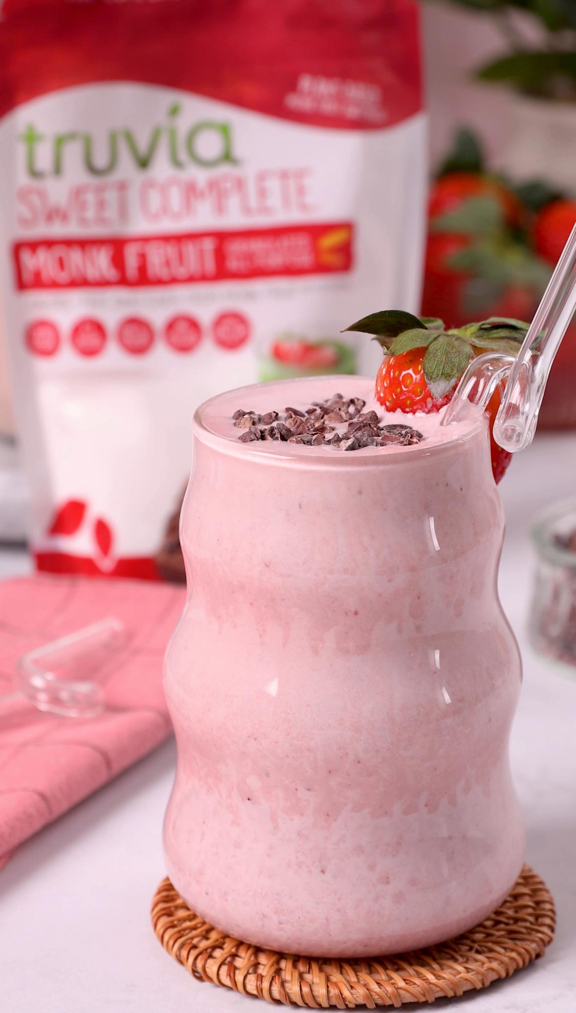 Final Image Chocolate Covered Strawberry Smoothie SWEET COMPLETE MONK FRUIT