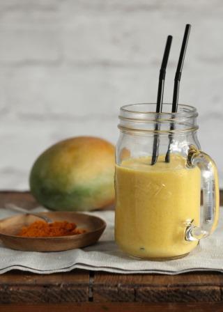 Mango and Tumeric Smoothie | Truvía®