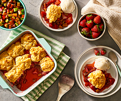 Strawberry Rhubarb Crumble | Truvía®