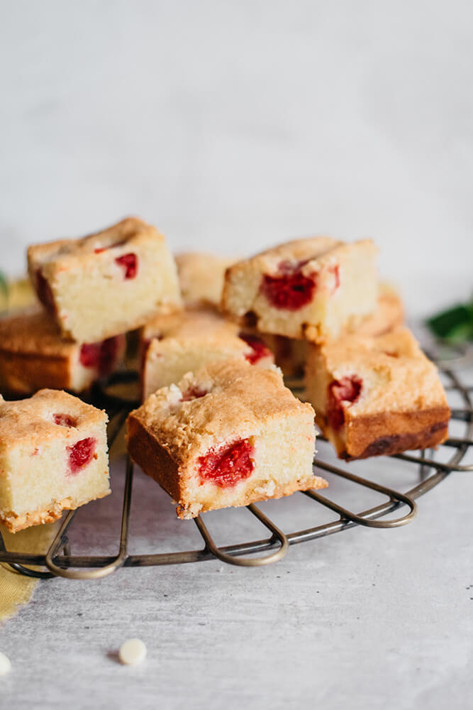 White Chocolate and Raspberry Blondies | Truvía®