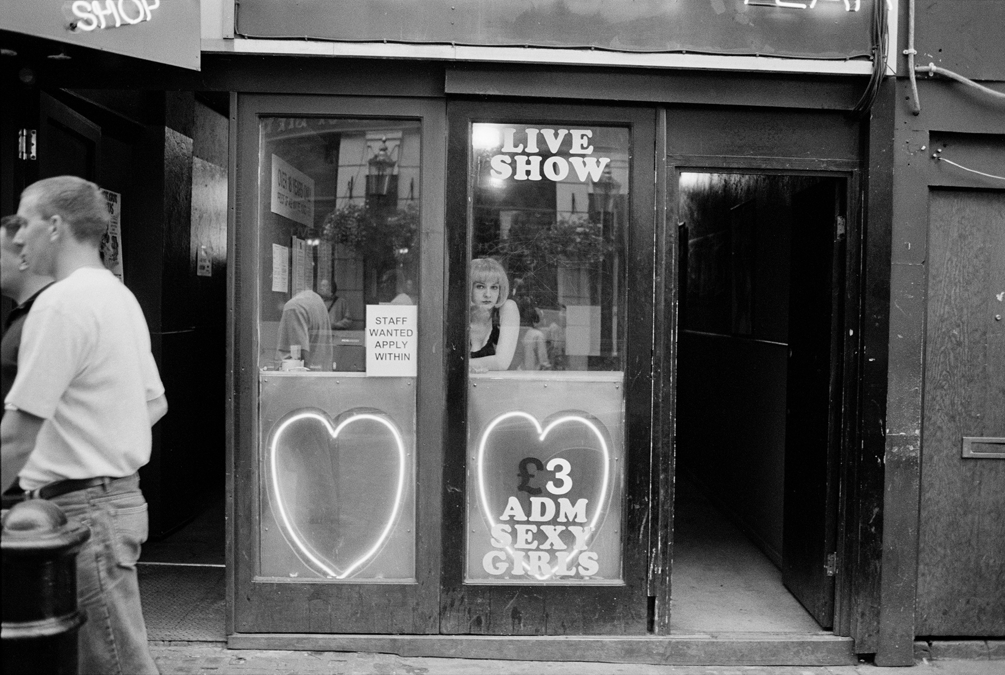 Vintage photos of London street life at the turn of the millennium
