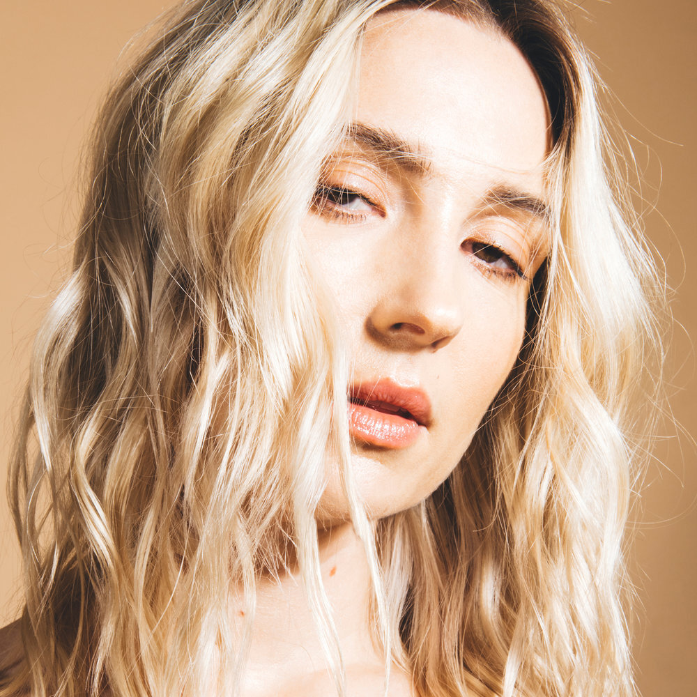 Ali Barter HIDMB Packshot 3000x3000 blank