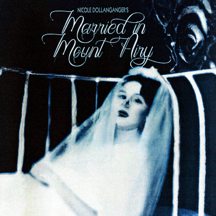 Nicole dollanganger married art