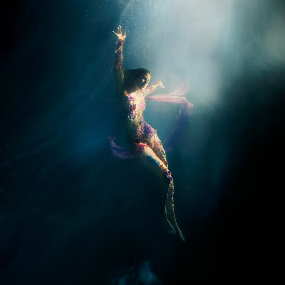 Ellie Goulding - Higher Than Heaven - Album Artwork