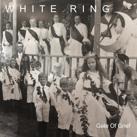 White ring gate