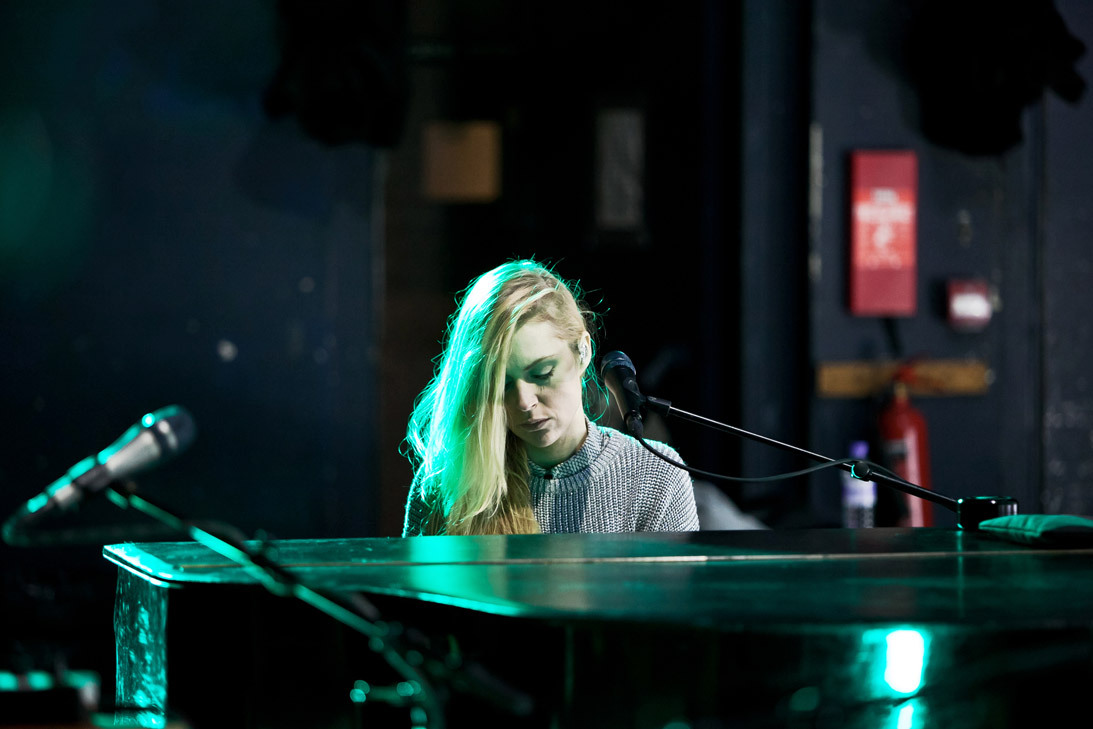 Agnes Obel O2 Empire 2014 10 22 Steve Asenjo IMG 2427