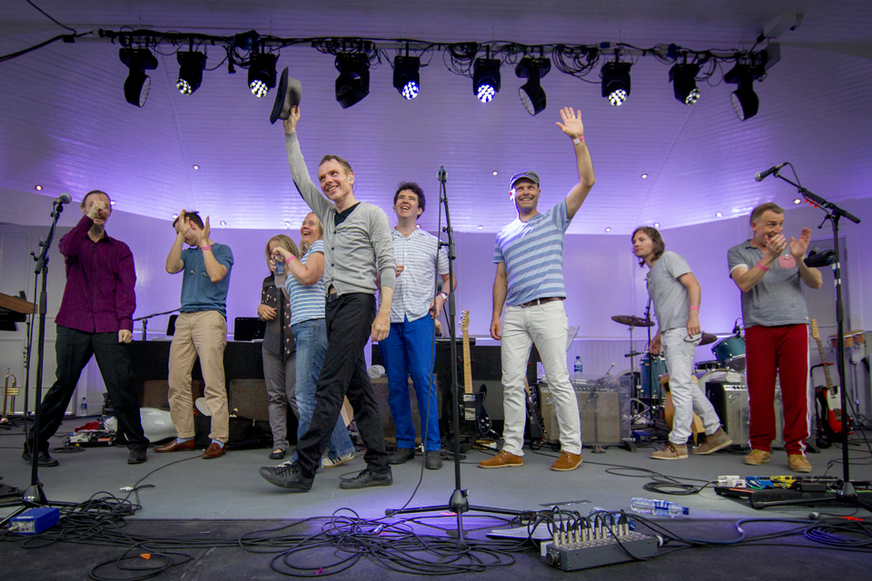 Belleandsebastian kelvingrovebandstand 230714 matthewmcandrew 022