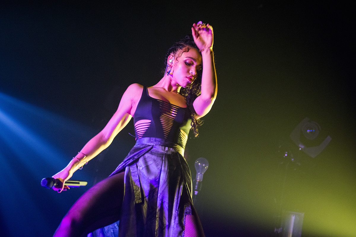 FKA Twigs Hackney Empire 081014 02