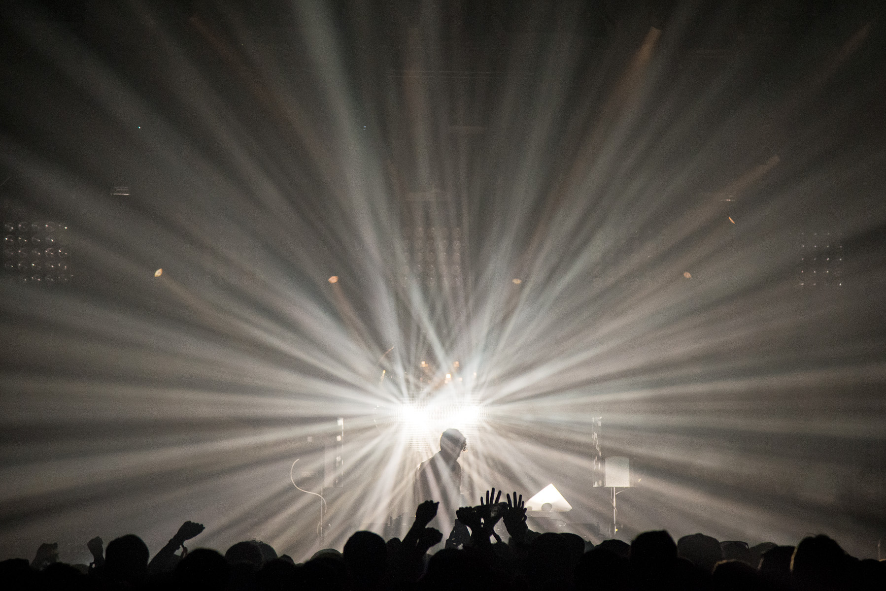 12 Jamie xx Flow Festival 2014 Sebastien Dehesdin