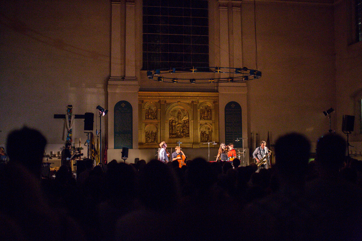 Julia Holter VF 2972