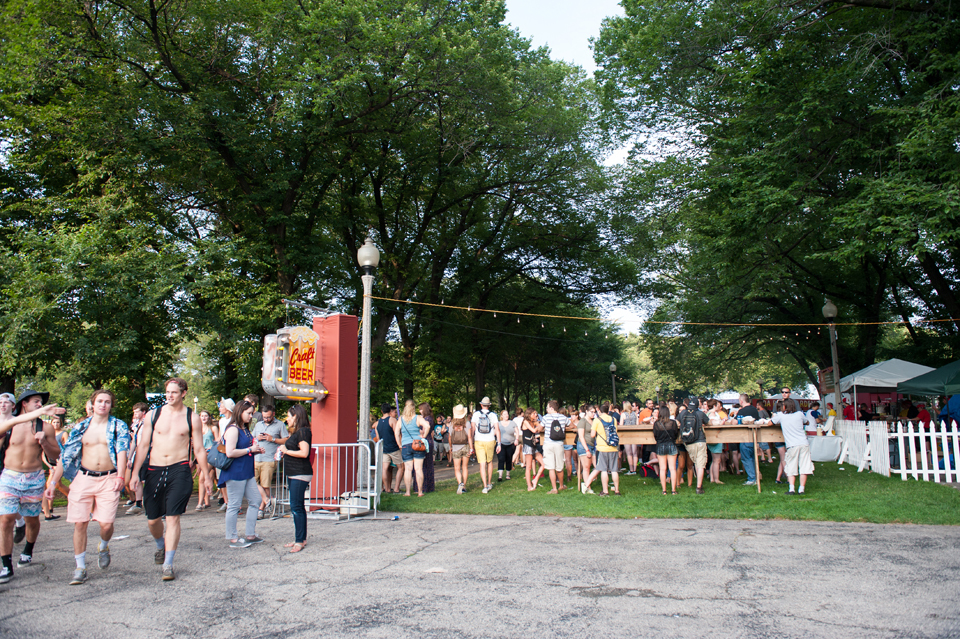 Lolla Day3 Atmosphere 030814 01