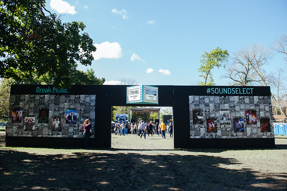 Atmosphere Gaelle Beri Riot Day204