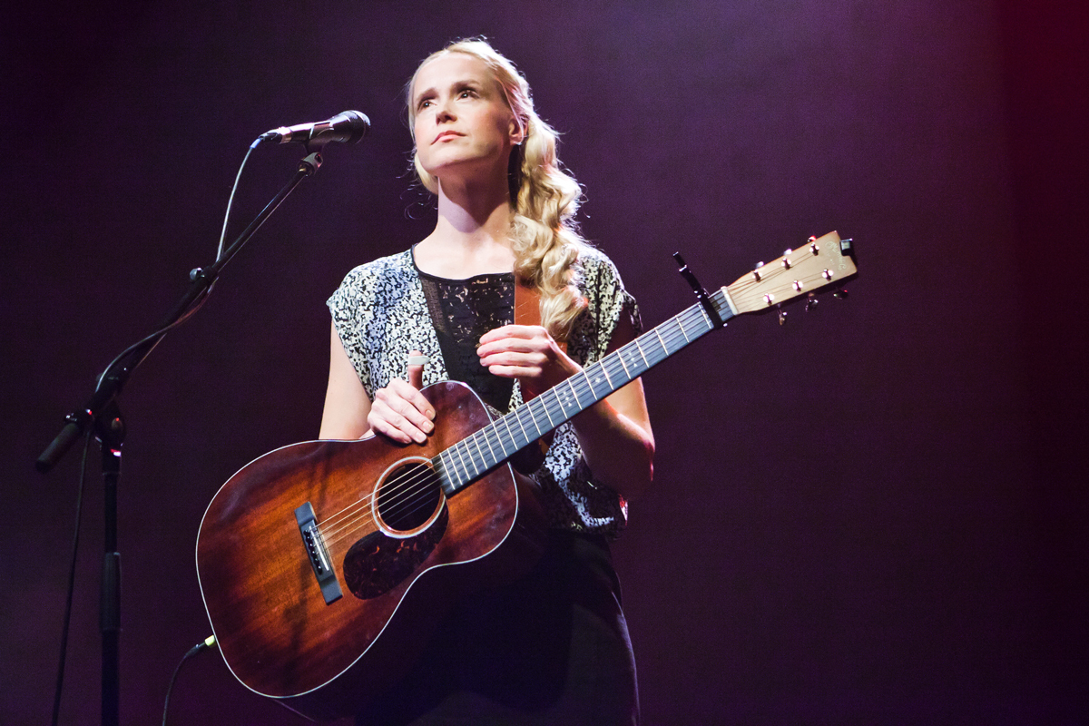Tina Dico O2 Empire 141129 Steve Asenjo IMG 2260